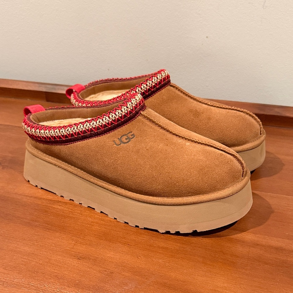 UGG Tazz II platform in Chestnut with Red Trim